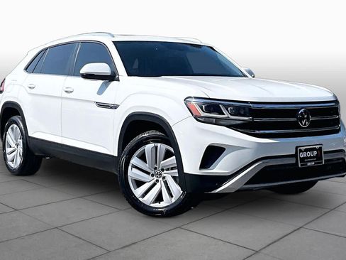 Certified 2023 Volkswagen Atlas Cross Sport SE w/ Panoramic Sunroof Package FWD image 3