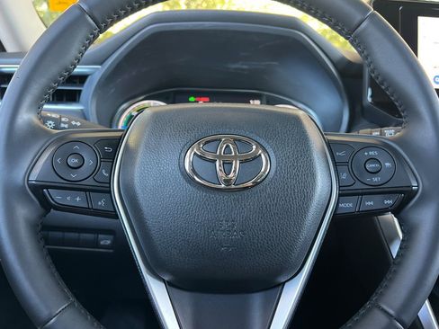 Certified 2024 Toyota Venza LE image 27