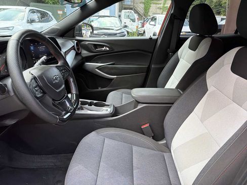 Certified 2024 Chevrolet Trax RS FWD image 21