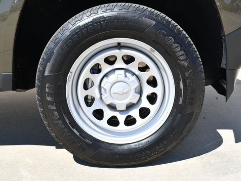 Used 2024 Chevrolet Colorado W/T RWD image 4