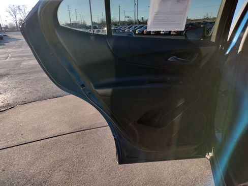 Used 2021 Chevrolet Equinox LT image 10