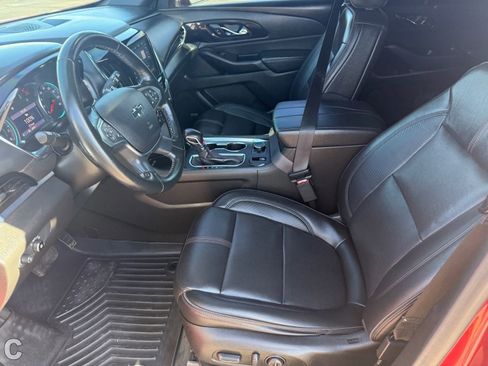 Used 2023 Chevrolet Traverse RS FWD image 18
