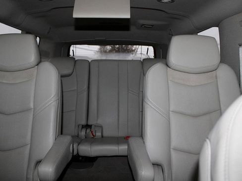 Used 2015 Cadillac Escalade ESV Luxury image 26