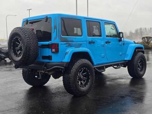 Used 2017 Jeep Wrangler Unlimited Sahara AWD/4WD image 8