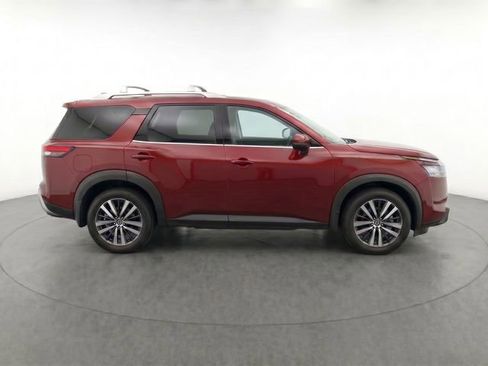 Used 2023 Nissan Pathfinder Platinum w/ Cargo Package AWD/4WD image 8