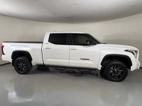 Used 2024 Toyota Tundra Limited AWD/4WD image 9