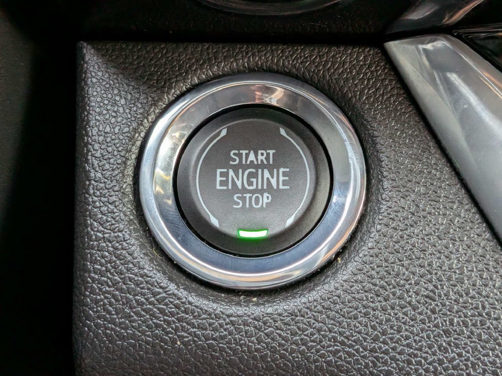 Used 2024 Buick Envista Sport Touring w/ Convenience II Package FWD image 31