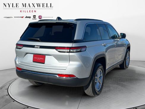 New 2025 Jeep Grand Cherokee Laredo image 16