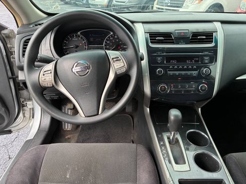 Used 2013 Nissan Altima 2.5 S FWD image 16