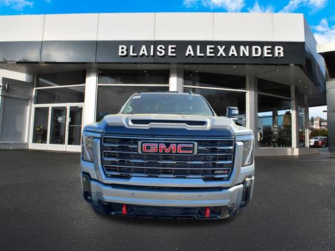 New 2026 GMC Sierra 2500 AT4 w/ AT4 Premium Plus Package AWD/4WD image 9