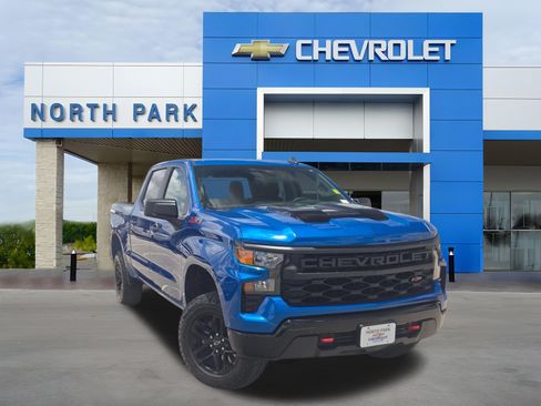 Used 2023 Chevrolet Silverado 1500 Custom Trail Boss AWD/4WD image 1