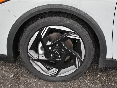 Used 2025 Kia K4 EX image 10