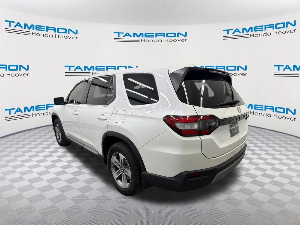 Used 2025 Honda Pilot EX-L image 3