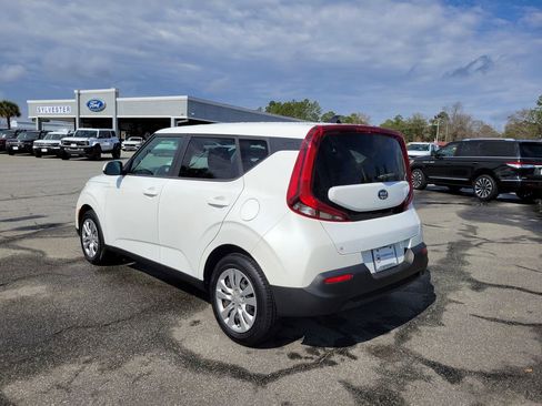 Used 2020 Kia Soul LX image 3