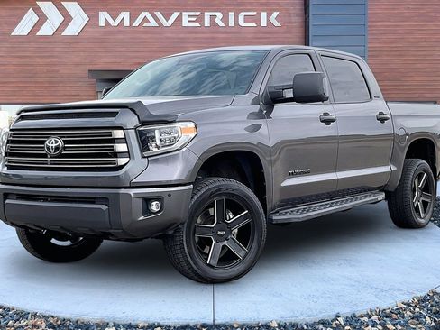 Used 2021 Toyota Tundra Limited w/ Limited Premium Package AWD/4WD image 3