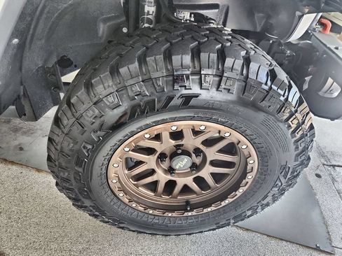 Used 2023 Jeep Gladiator Mojave w/ LED Lighting Group AWD/4WD image 36