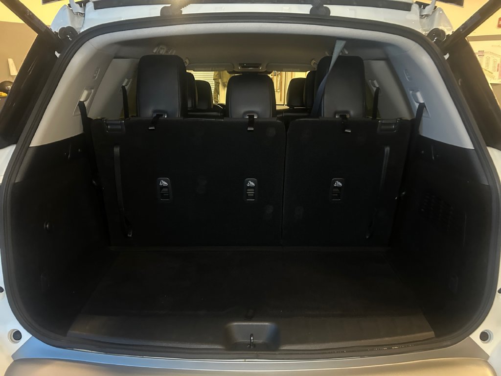 Used 2024 Nissan Pathfinder SL AWD/4WD image 20