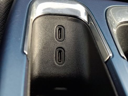 Used 2025 Chevrolet Equinox EV LT w/ Convenience Package image 22