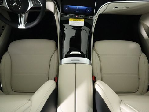 Used 2026 Mercedes-Benz GLC 300 4MATIC image 17