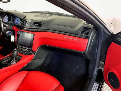 Used 2018 Maserati GranTurismo Convertible image 17