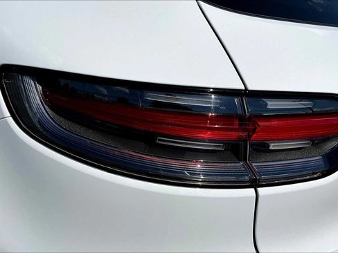 Used 2025 Porsche Macan image 55