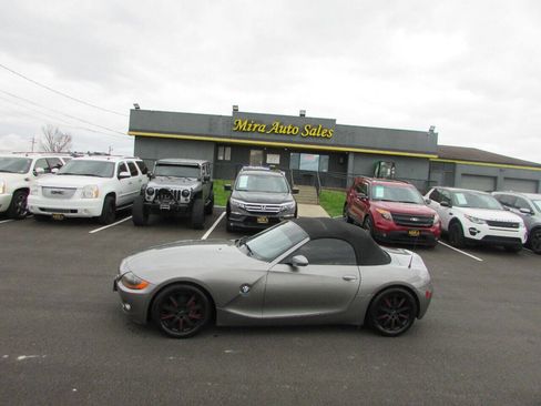 Used 2003 BMW Z4 2.5i image 3