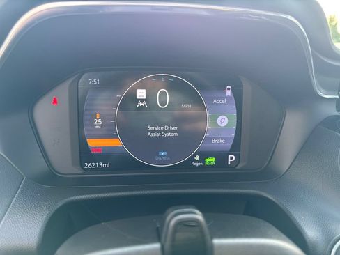 Used 2023 Chevrolet Bolt EUV Premier w/ Sun & Sound Package FWD image 27