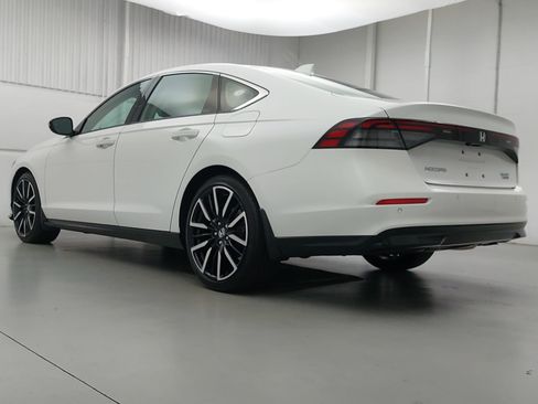 Used 2026 Honda Accord Touring image 3