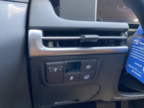 New 2026 Hyundai Tucson Blue SE FWD image 18