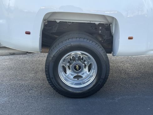 Used 2016 Chevrolet Silverado 3500 LTZ image 34