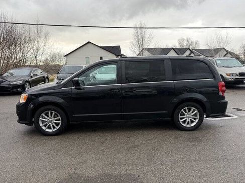 Used 2019 Dodge Grand Caravan SXT image 8