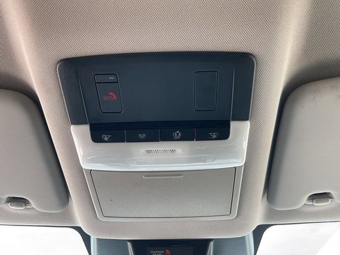 Used 2025 Nissan Rogue SV FWD image 19