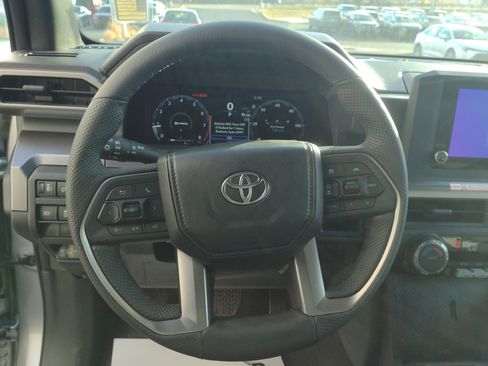 Used 2025 Toyota Tacoma TRD Off-Road image 21