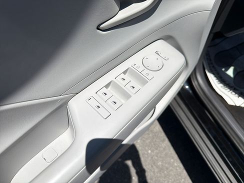 Used 2025 Hyundai Kona SEL AWD/4WD image 16