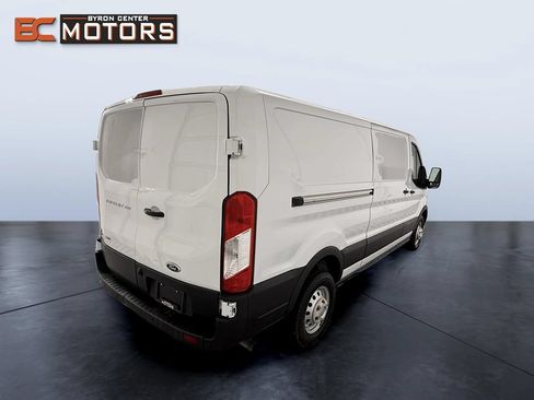 Used 2023 Ford Transit 250 Low Roof AWD image 5