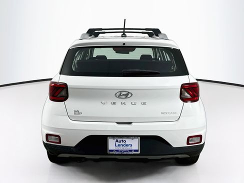 Used 2023 Hyundai Venue SEL FWD image 6