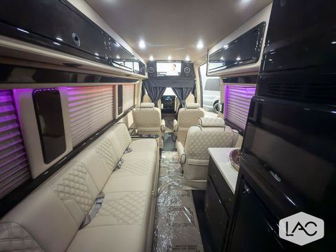Used 2019 Mercedes-Benz Sprinter 170 Cargo image 20