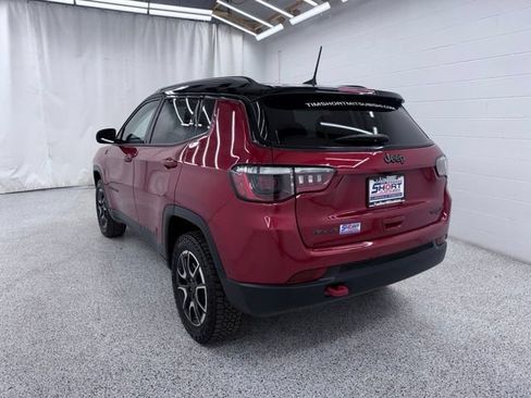 Used 2025 Jeep Compass Trailhawk AWD/4WD image 4