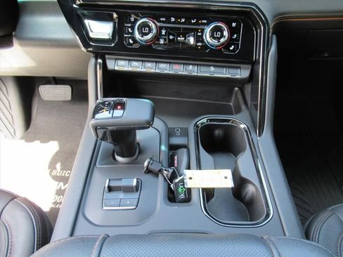 Used 2024 GMC Sierra 1500 AT4 w/ AT4 Premium Package image 21