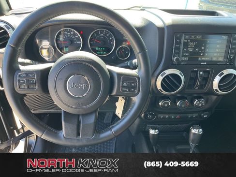 Used 2017 Jeep Wrangler Unlimited Sahara w/ Connectivity Group image 7