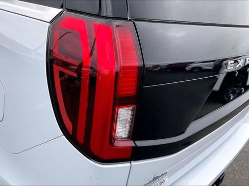 Used 2025 Ford Expedition Active AWD/4WD image 25