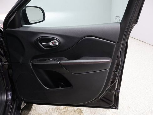 Certified 2021 Jeep Cherokee Trailhawk w/ Comfort/Convenience Group image 28