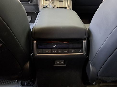 Used 2024 Lexus GX 550 image 30