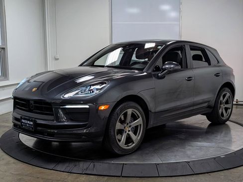 Used 2024 Porsche Macan AWD/4WD image 4