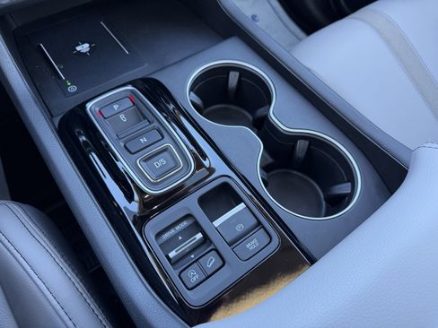 Used 2025 Honda Pilot Touring image 18