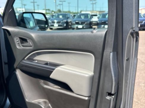 Used 2022 Chevrolet Colorado W/T RWD image 27
