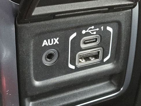 Used 2023 Jeep Gladiator Rubicon image 6