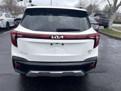 Used 2025 Kia Seltos S image 4