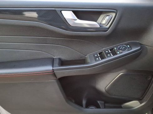 Certified 2024 Ford Escape ST-Line AWD/4WD image 9