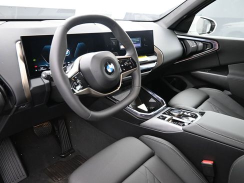 Used 2025 BMW X3 xDrive30i w/ Convenience Package image 11